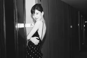 张雅玫黑白性感写真图片_2