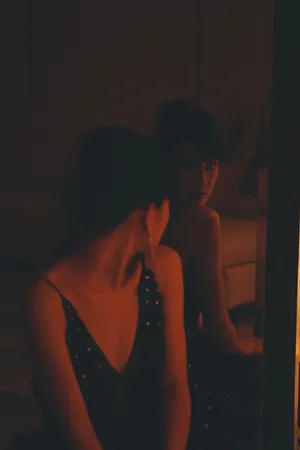 张雅玫黑白性感写真图片_3