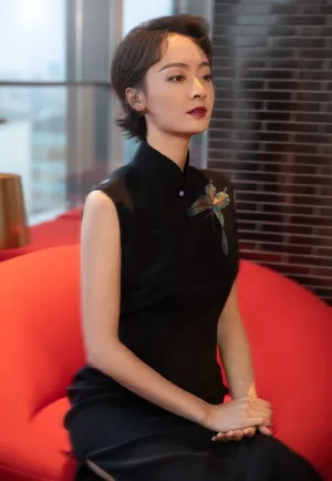孙铱品牌活动照性感图片_3