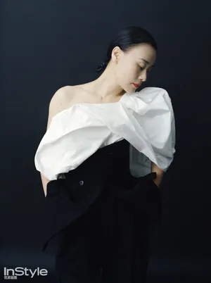 邬君梅时尚杂志性感写真图片