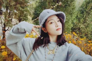 吴宣仪俏丽私服照图片
