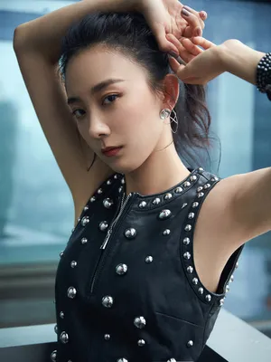 朱颜曼滋酷美时尚写真图片_2