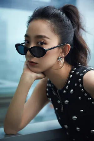 朱颜曼滋酷美时尚写真图片_4