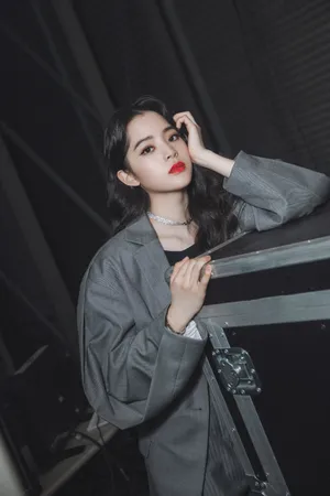 欧阳娜娜甜酷有型写真图片_3