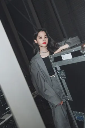 欧阳娜娜甜酷有型写真图片_5