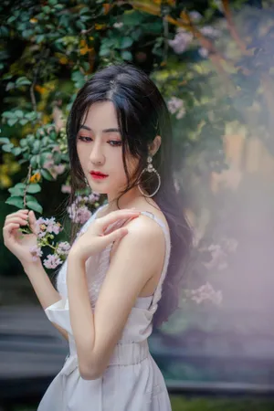 汤晶媚美艳性感写真图片_3