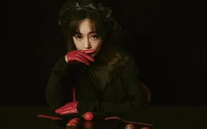薛佳凝红色薄纱长裙性感图片