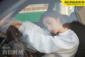 胡冰卿甜酷活力街拍图片_5