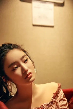 柴蔚新剧发布会性感图片_5