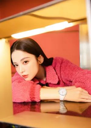 古力娜扎性感白皙气质写真图片