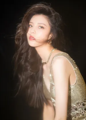 宋妍霏亮片裙性感优雅写真图片_8