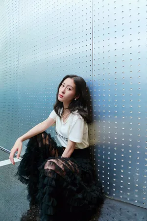 张碧晨精致轻甜写真图片