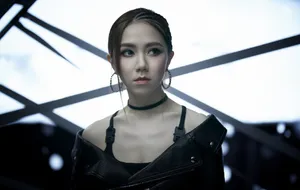 邓紫棋新歌MV皮裙酷美图片