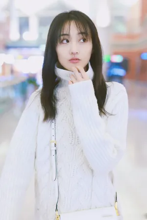 郑爽清纯机场私服照图片_4
