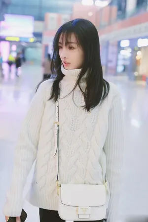 郑爽清纯机场私服照图片_6