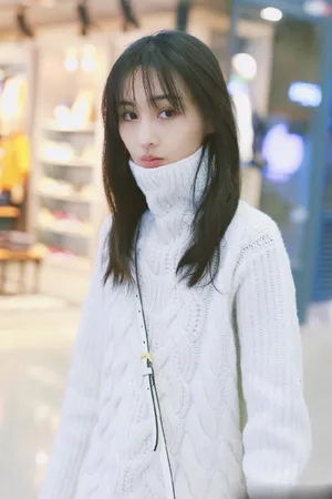 郑爽清纯机场私服照图片_7