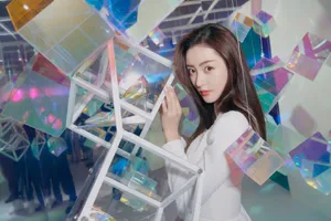 张天爱纯白优雅时尚写真图片_1