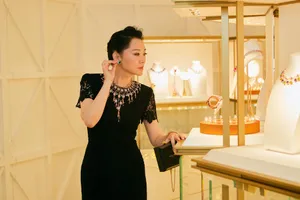 许晴黑蕾丝裙性感活动照图片