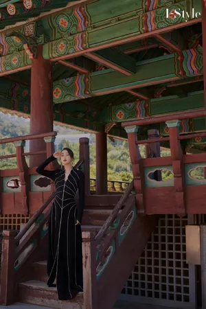 杜若溪黑丝礼服庄重典雅图片_3
