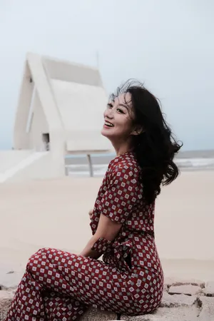 原子飞熟女气质性感写真图片