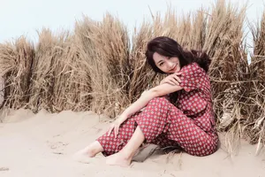 原子飞熟女气质性感写真图片_2