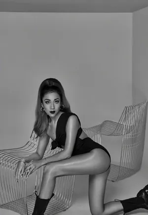 吉克隽逸性感妩媚写真图片_1