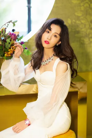 陈都灵白纱长裙古典优雅图片_7