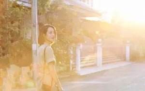 朱丹休闲装扮气质甜美写真_3