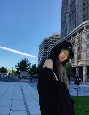 罗志祥女友周扬青性感时尚写真