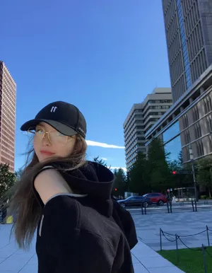 罗志祥女友周扬青性感时尚写真_2