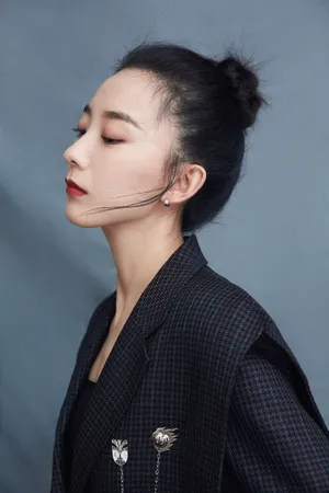 朱颜曼滋优雅干练写真图片_4