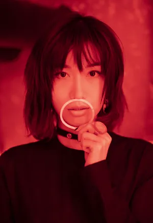 田沅精致优雅光影写真图片