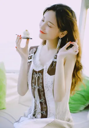 金莎拼色连衣裙甜美照片_2