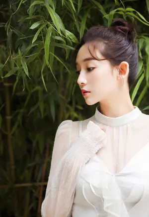 李若宁甜美气质蕾丝写真图片_1