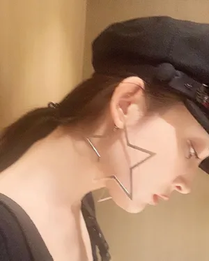 古力娜扎性感镜面自拍图片