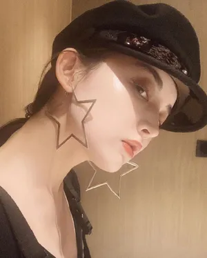 古力娜扎性感镜面自拍图片