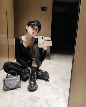 古力娜扎性感镜面自拍图片_7