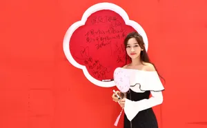 李若宁露肩装性感写真图片_6