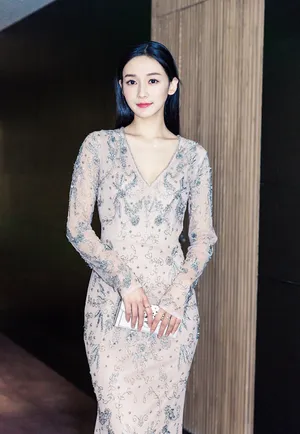 李若宁深V礼服性感写真图片_4