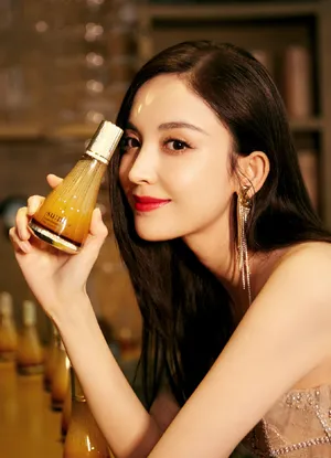 娜扎苏秘37°代言活动照性感图片_11