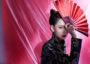 戚薇生日音乐会性感写真图片_2