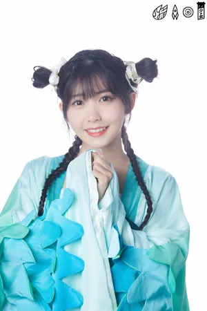 赖美云甜美古风写真图片_2