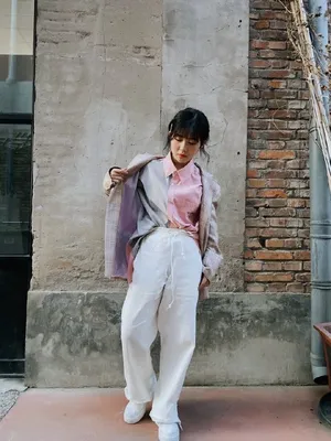 赖美云西装潇洒街拍写真图片_8