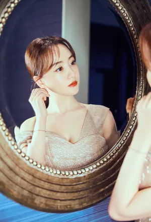 杨蓉一字肩礼服性感写真图片_1