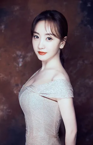杨蓉一字肩礼服性感写真图片_4