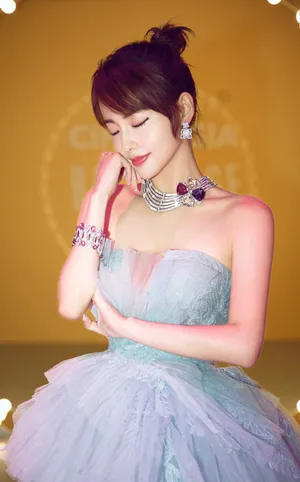 张嘉倪蛋糕裙性感写真图片_3