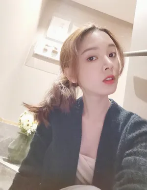 陈瑶清新居家私服照图片_1