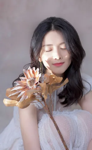 陈昊宇优雅柔美写真图片_3