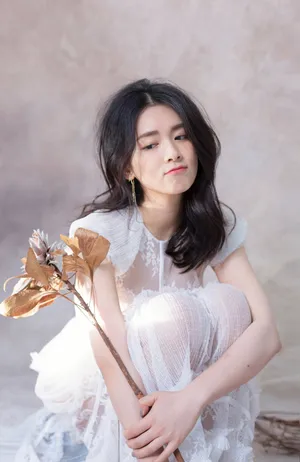 陈昊宇优雅柔美写真图片_4