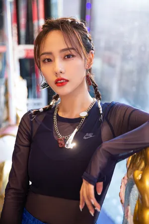 张嘉倪清爽运动装写真图片_4